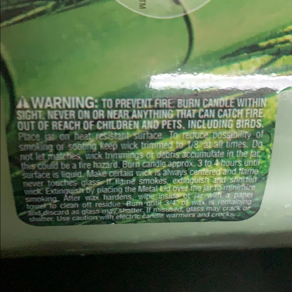 Bamboo Breeze Smoke Odor Candle - Picture 4 of 5